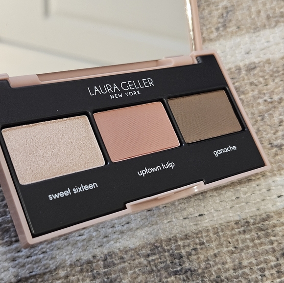 NEW Laura Geller Makeup Set with Eyeshadow, Brow Pencil, Matte Lip & Pouch - Picture 12 of 16